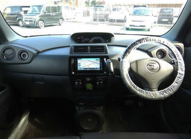 Toyota Bb 2013 full