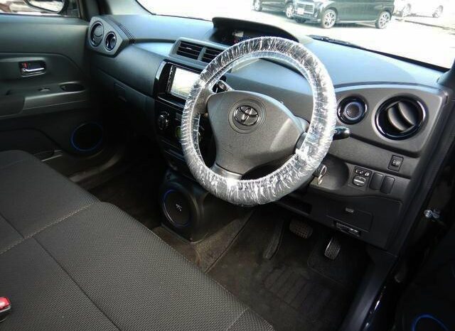 Toyota Bb 2013 full